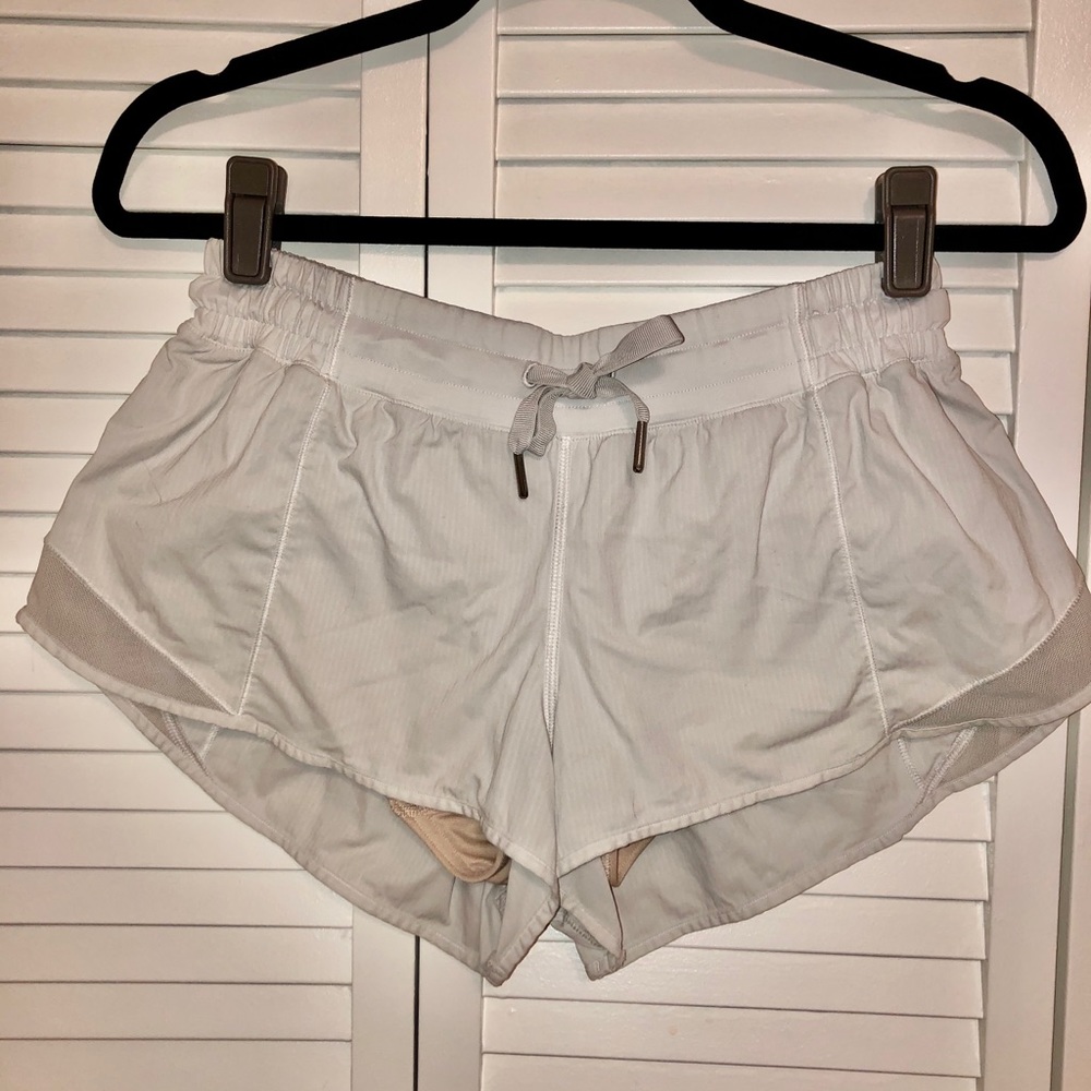 Lululemon Hotty Hot Short 2"